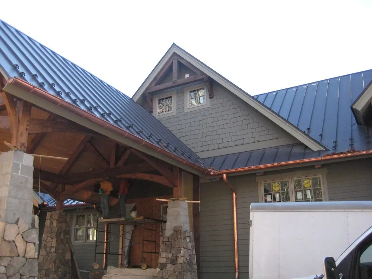 Craftsman Roofing team delivering quality roofing work in Gulf City
